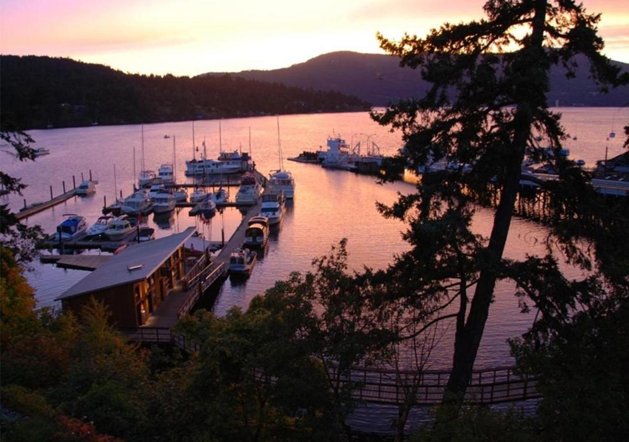 Brentwood Bay Resort & Spa Esterno foto