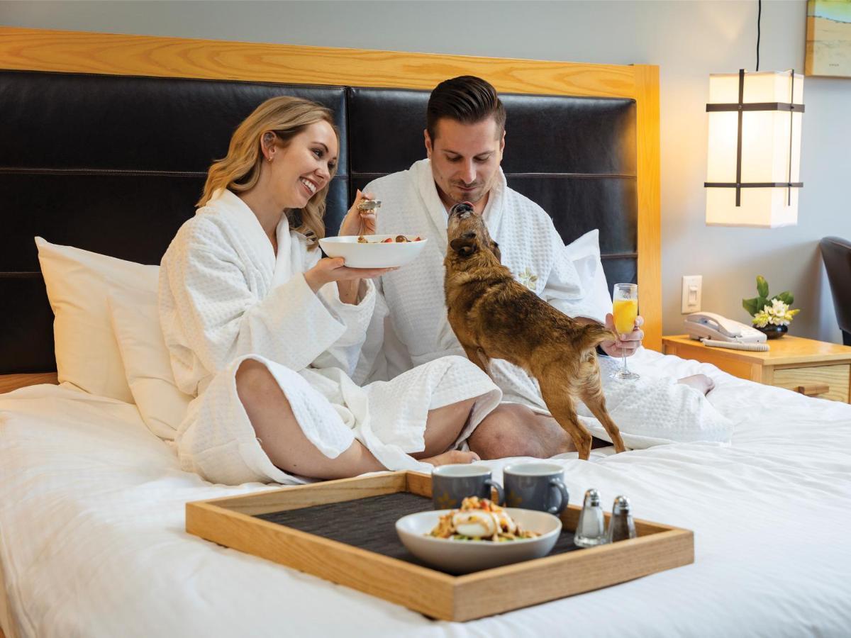 Brentwood Bay Resort & Spa Esterno foto