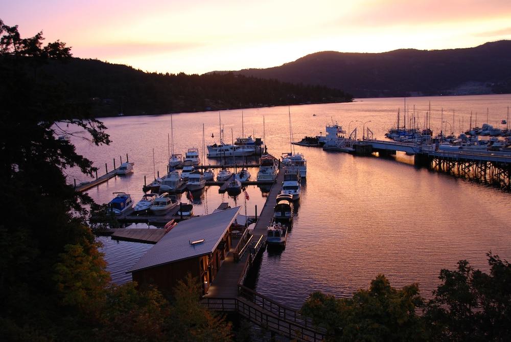 Brentwood Bay Resort & Spa Esterno foto