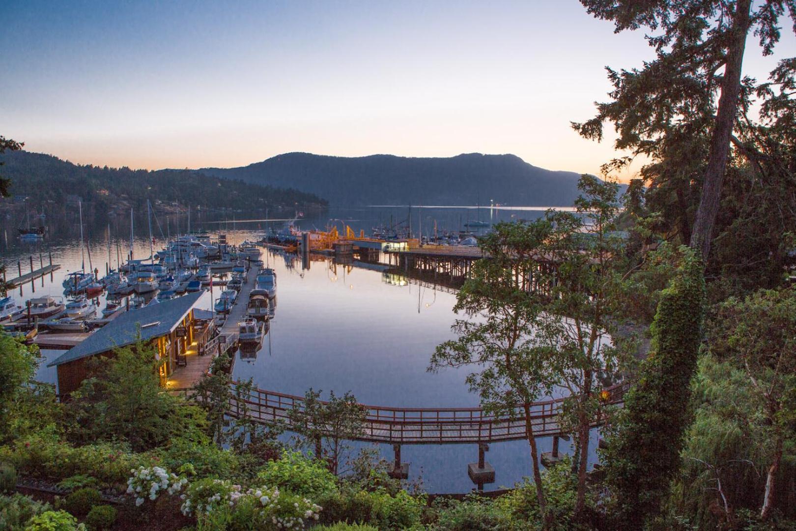 Brentwood Bay Resort & Spa Esterno foto