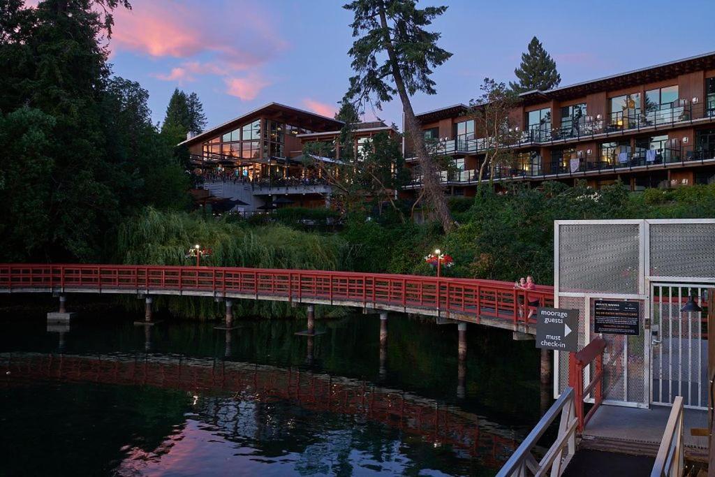 Brentwood Bay Resort & Spa Esterno foto
