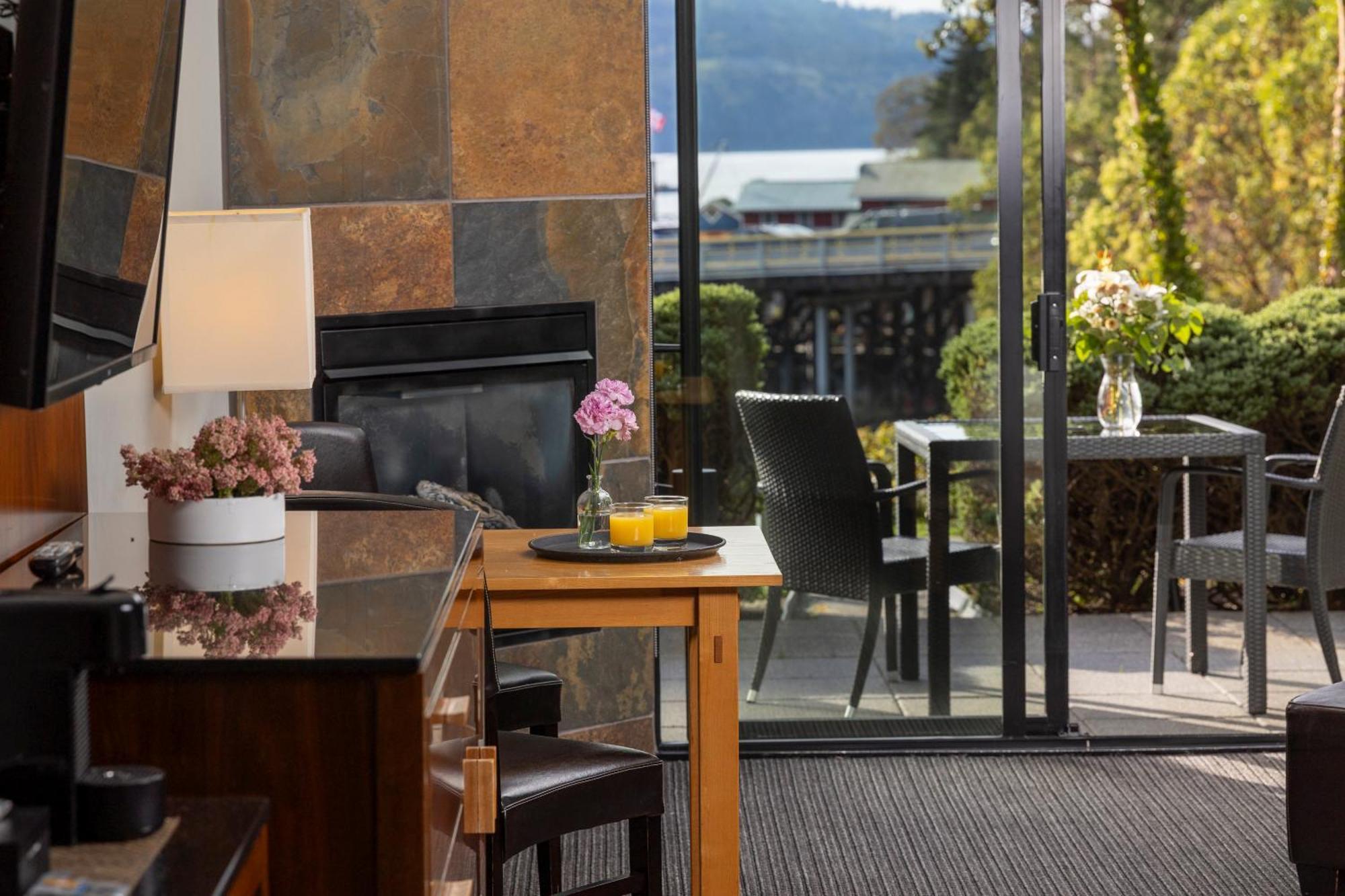 Brentwood Bay Resort & Spa Esterno foto