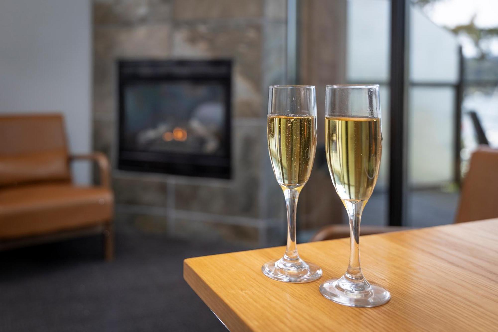 Brentwood Bay Resort & Spa Esterno foto