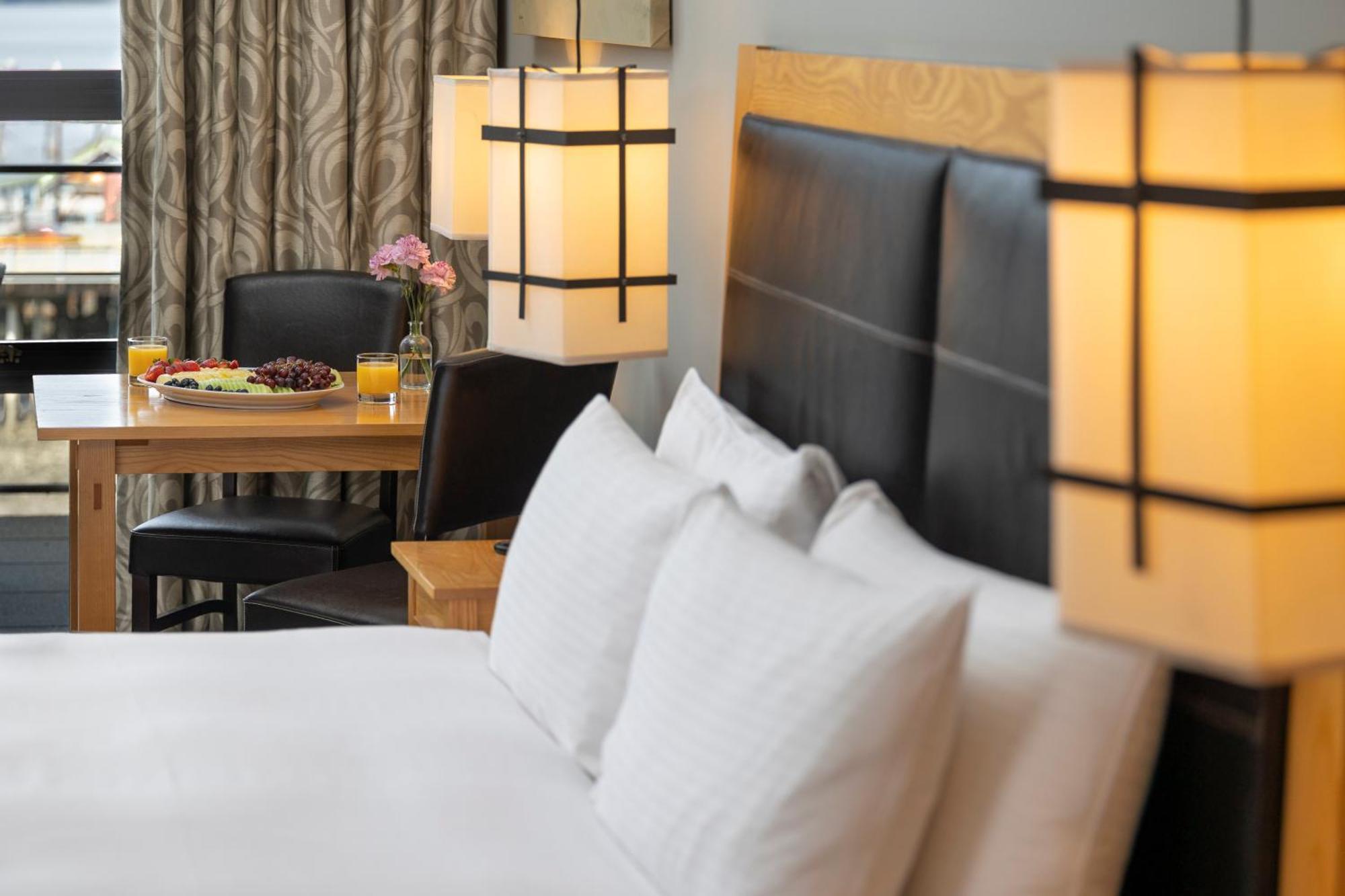 Brentwood Bay Resort & Spa Esterno foto