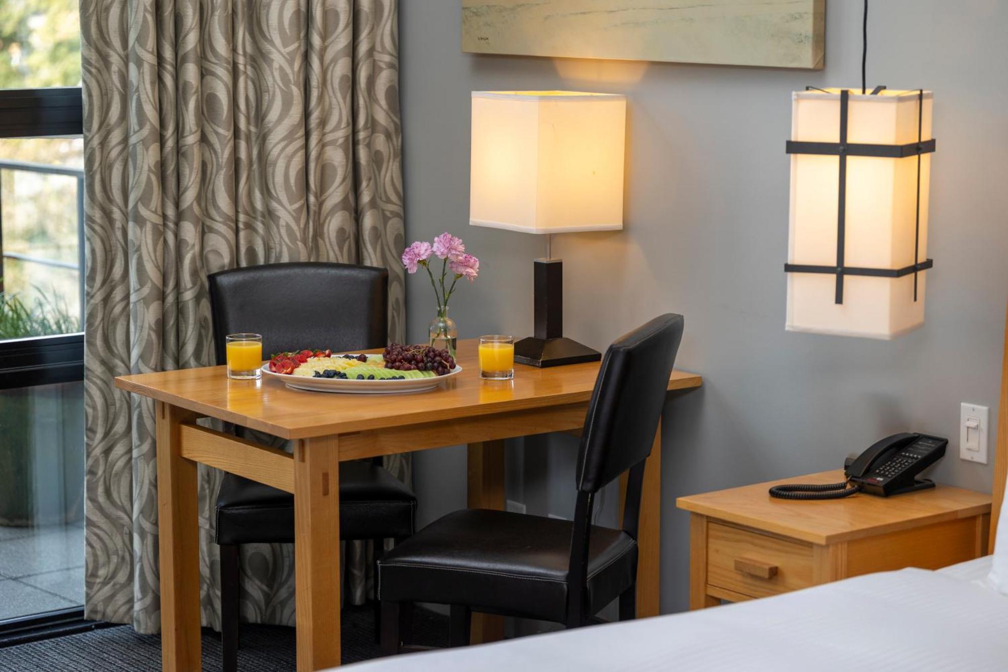 Brentwood Bay Resort & Spa Esterno foto