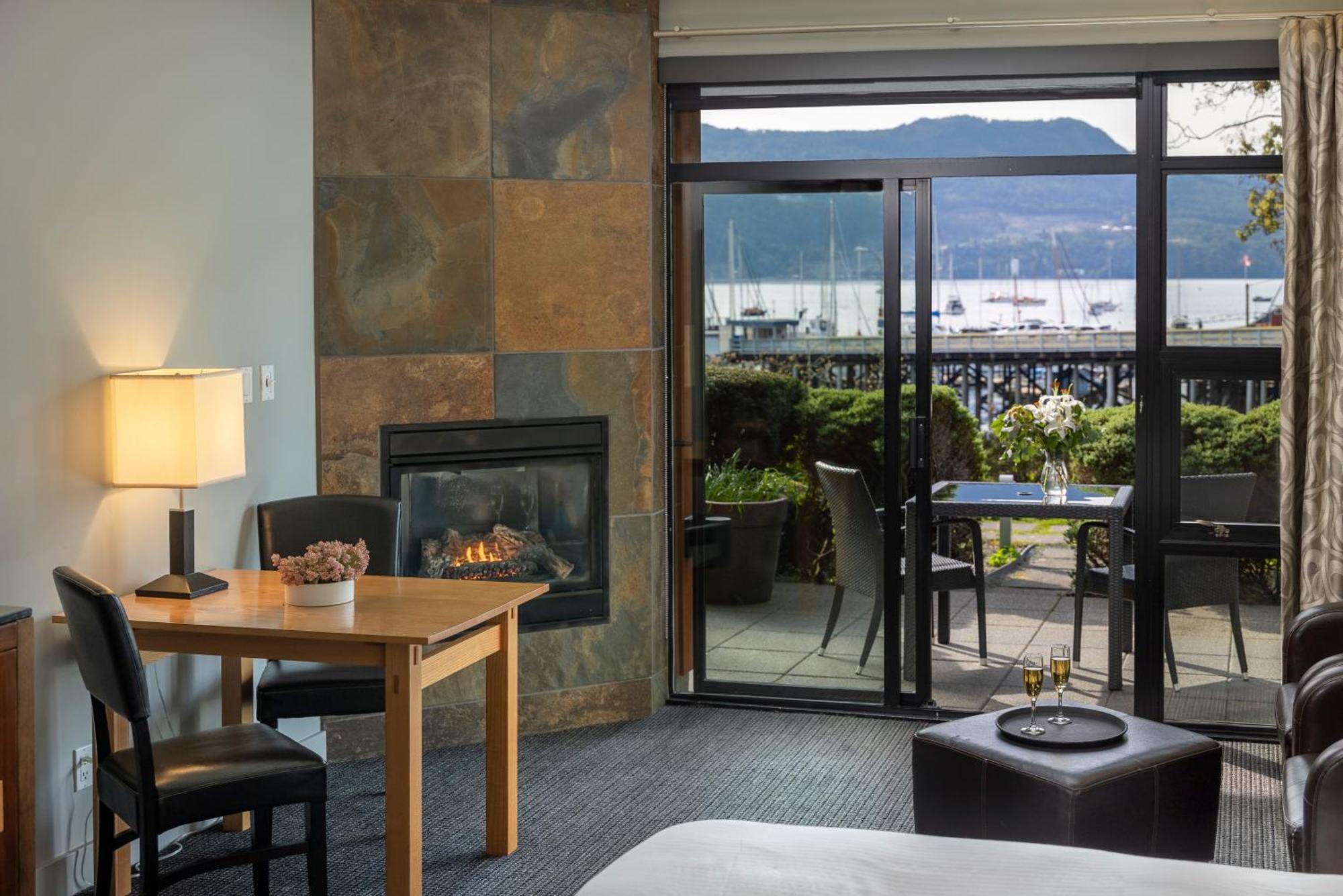 Brentwood Bay Resort & Spa Esterno foto